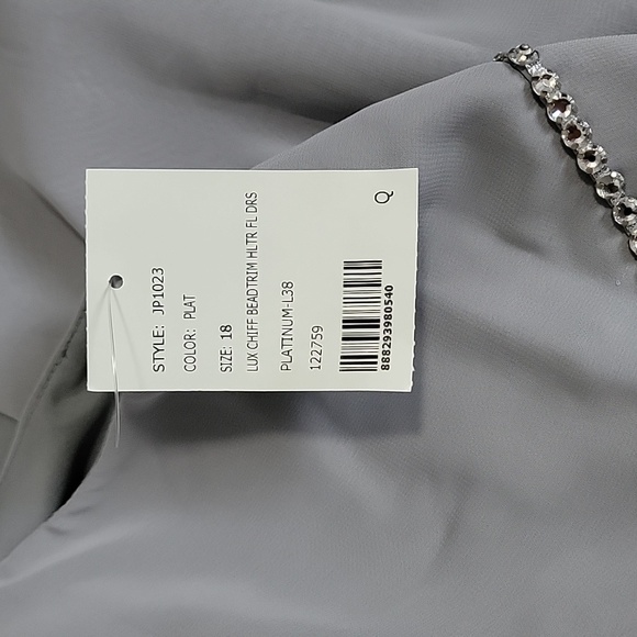 Jenny Packham Women's Chiffon, Platinum Blue Dress/Size 18. - Picture 13 of 13